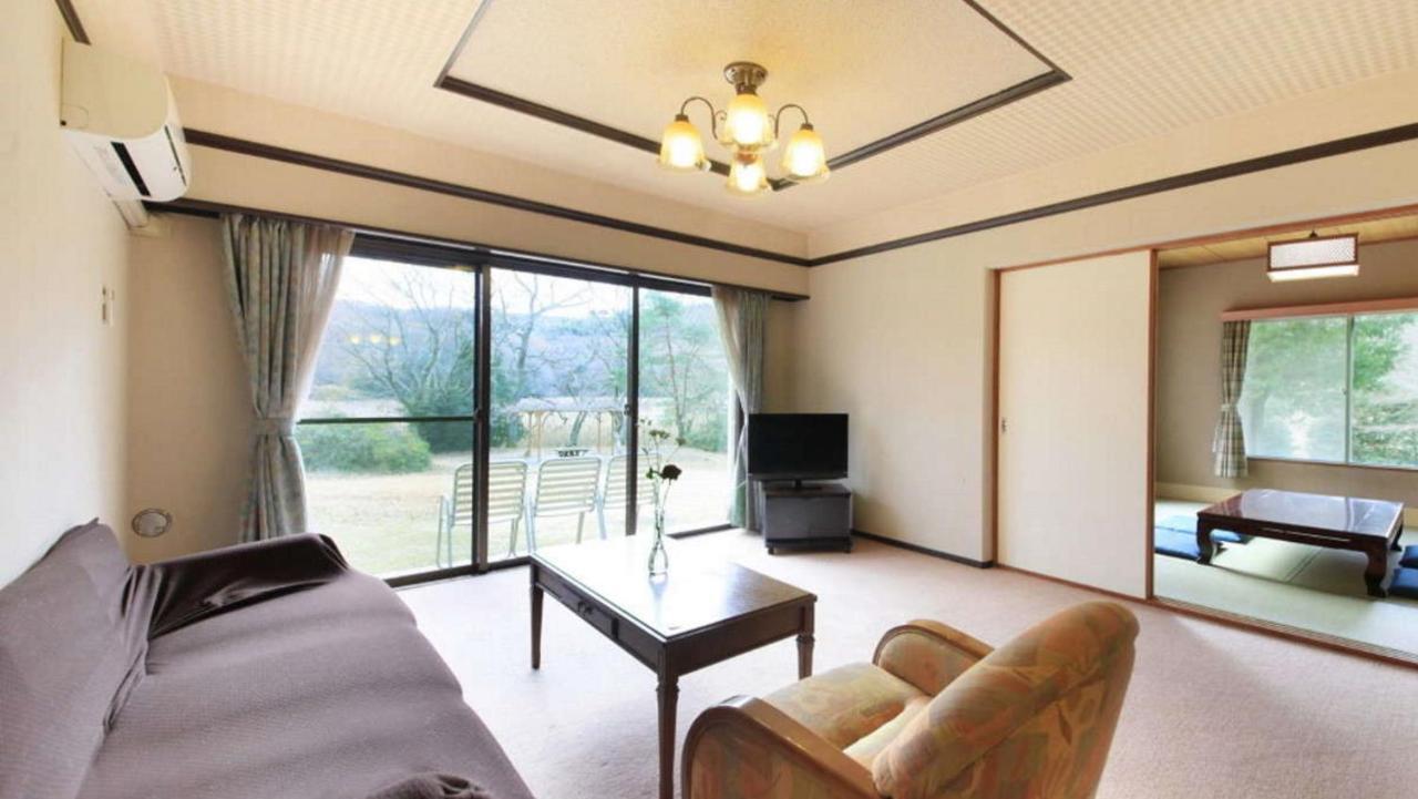 Izu Ippeki Lake Lakeside Terrace Ito  Exterior photo